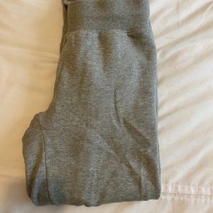 aritiza’s perfect joggers